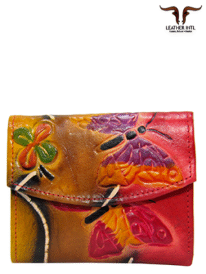 Billetera corta para dama en cuero con broche varios compartimentos marcada en tala con mariposas y flores