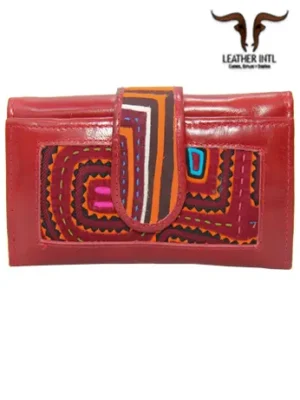 Billetera larga en cuero para dama artesanal tela en mola color rojo y varios compartimentos