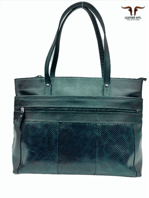 Bolso de dama elegante en cuero fino mediano  con varios servicios color café marcado el cuero